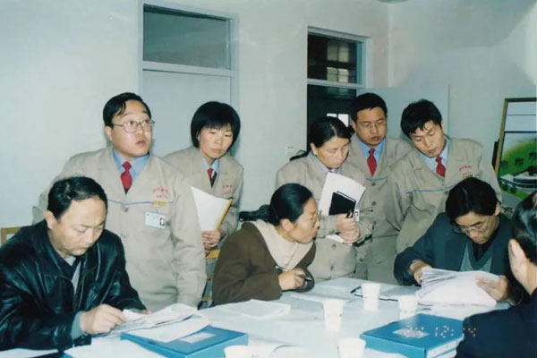 2002�����ľ���ѧϰGMP��֤֪ʶ