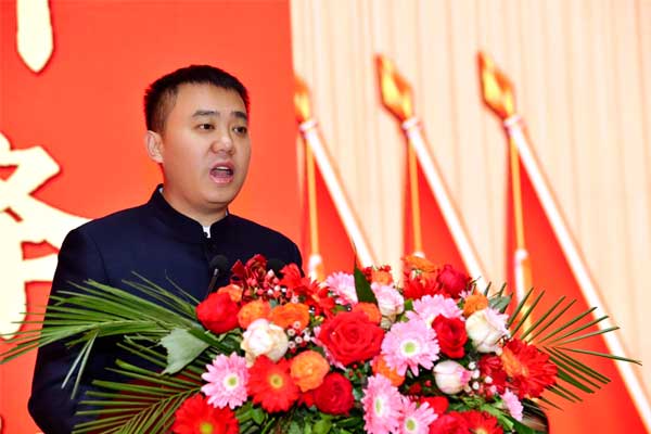 Z6尊龙凯时制药董事长李昆